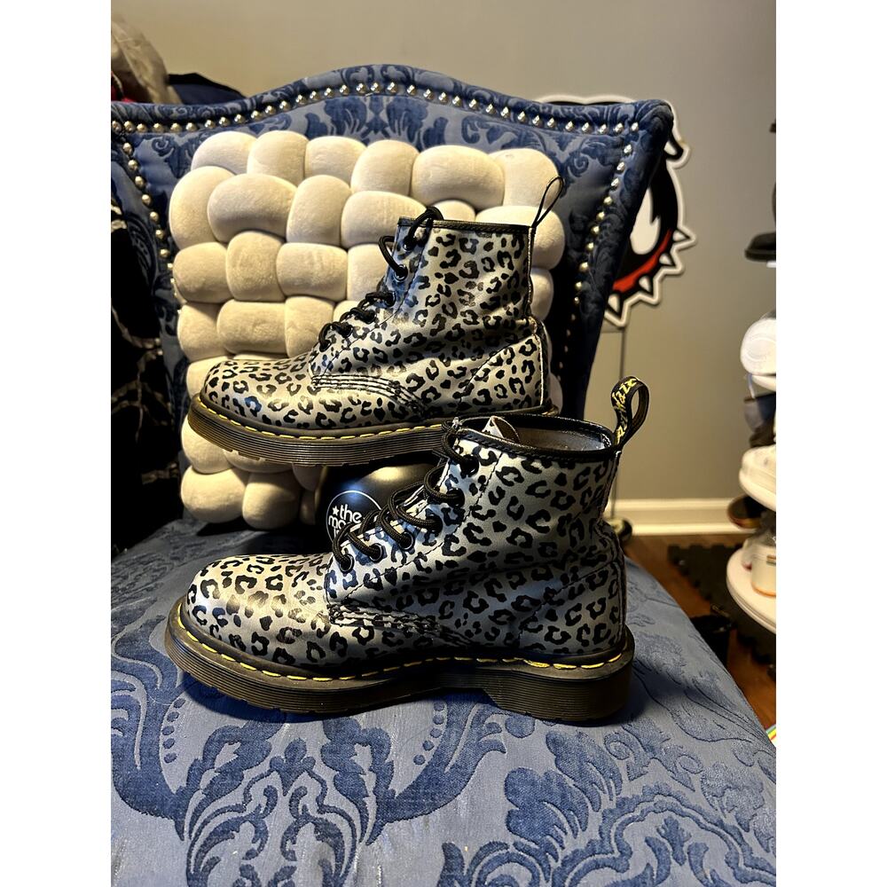 Dr Martens Gray and Black Cheetah Print size 6/EU 37 - Picture 2 of 7